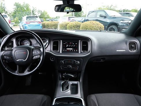 Used 2022 Dodge Charger SXT RWD image 28