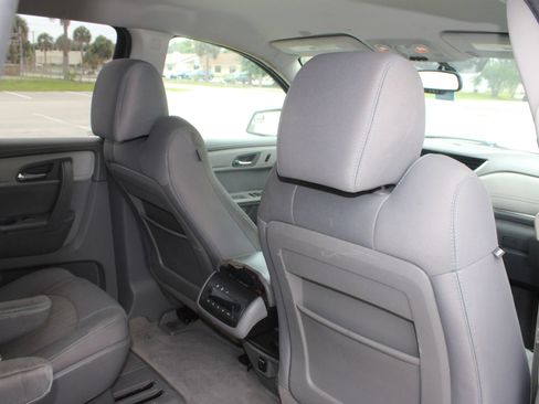 Used 2014 Chevrolet Traverse LT FWD image 27