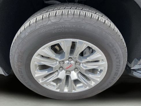 Used 2025 GMC Yukon Denali AWD/4WD image 40