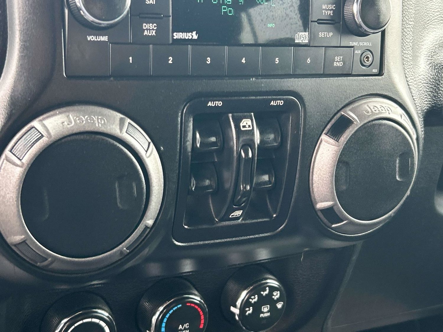 Used 2016 Jeep Wrangler Unlimited Sport AWD/4WD image 32