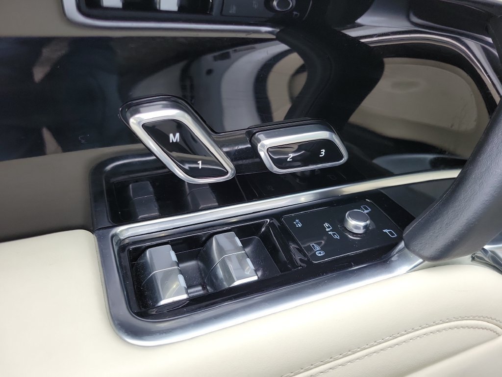 Used 2023 Land Rover Range Rover Autobiography AWD/4WD image 23