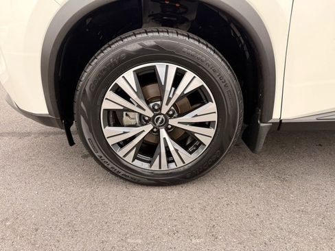 Certified 2023 Nissan Rogue SV image 9