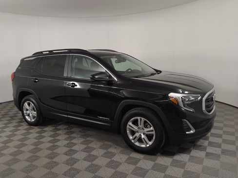 Used 2021 GMC Terrain SLE w/ Driver Convenience Package FWD image 11