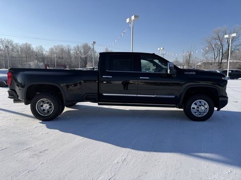 Used 2024 Chevrolet Silverado 3500 High Country image 16