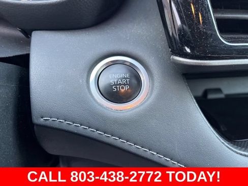 Used 2024 Toyota Highlander XLE AWD/4WD image 23