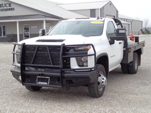 Used 2021 Chevrolet Silverado 3500 W/T w/ WT Convenience Package image 3
