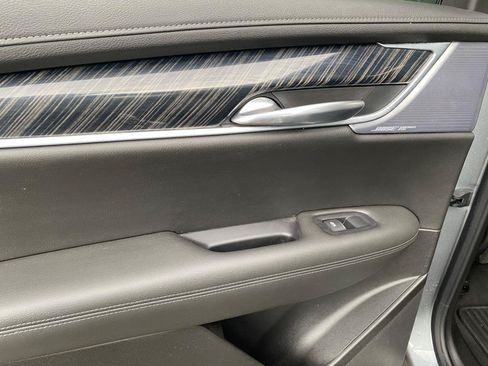 Used 2024 Cadillac XT6 Premium Luxury AWD/4WD image 36