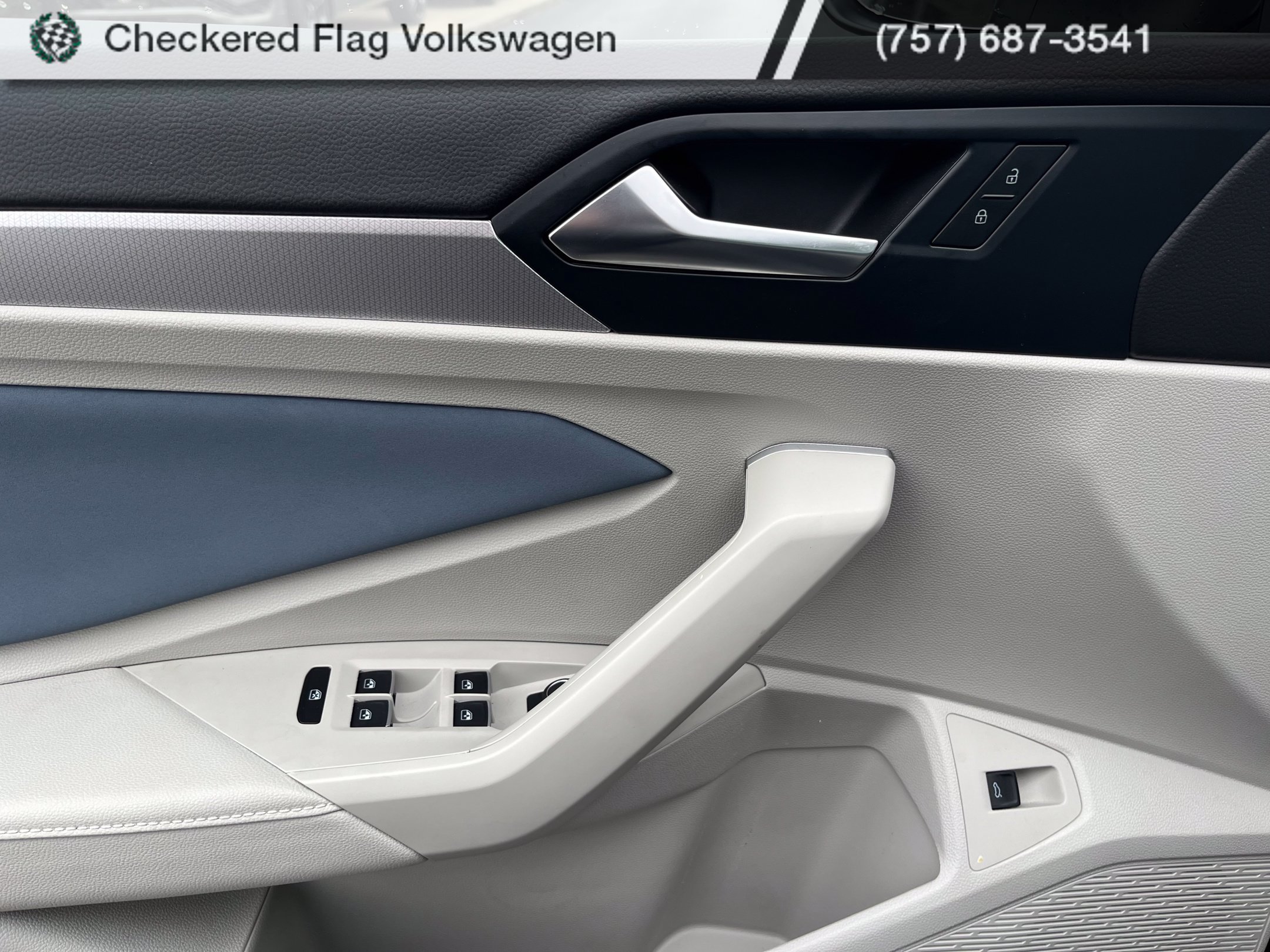 Used 2026 Volkswagen Jetta SE FWD image 13