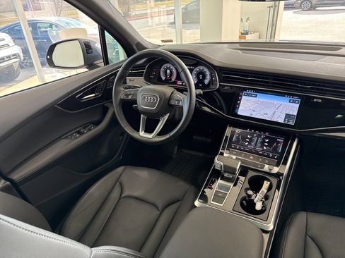 Used 2025 Audi Q7 3.0T Premium Plus image 46