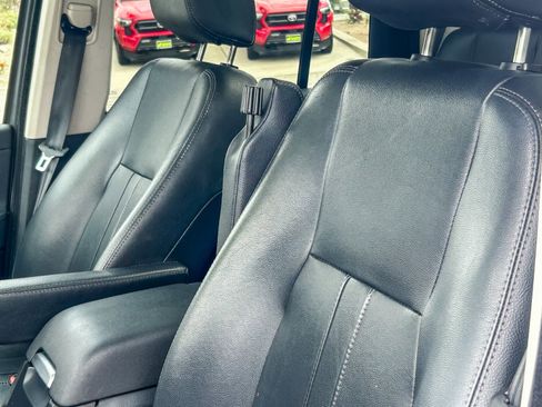 Used 2016 Land Rover LR4 HSE image 23