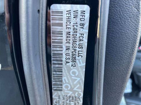 Used 2023 Dodge Durango SXT image 29