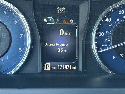 Used 2016 Toyota Camry LE image 9
