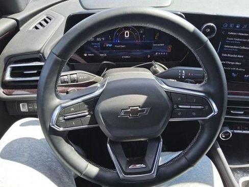 Used 2024 Chevrolet Traverse Z71 AWD/4WD image 6