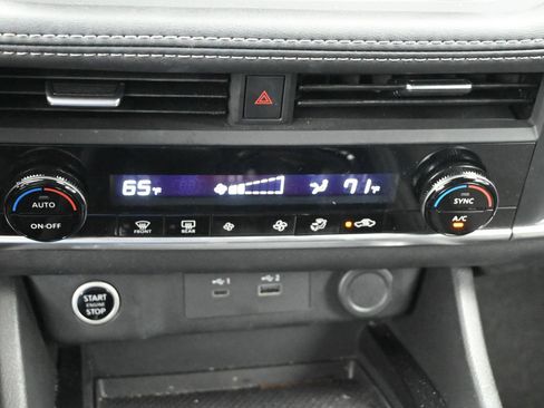 Certified 2023 Nissan Rogue SV AWD/4WD image 18