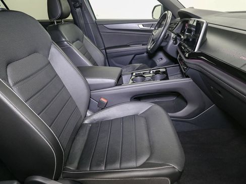 Used 2025 Volkswagen Atlas Cross Sport SEL R-Line image 22