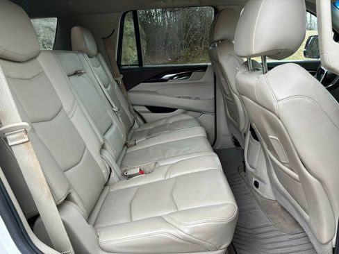 Used 2016 Cadillac Escalade Luxury image 20