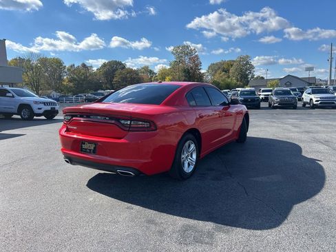 Used 2022 Dodge Charger SXT image 2