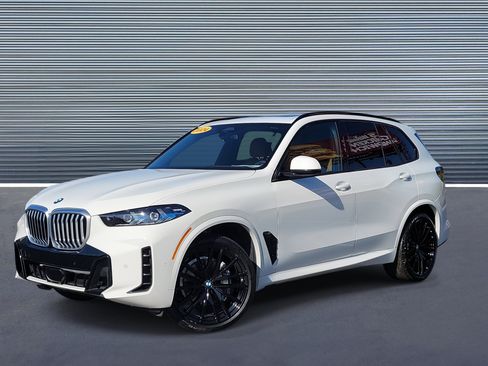 Used 2024 BMW X5 xDrive40i w/ M Sport Package image 1