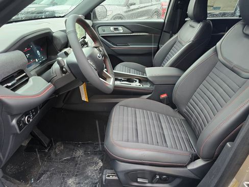 New 2026 Ford Explorer ST-Line w/ ST-Line Street Pack image 16