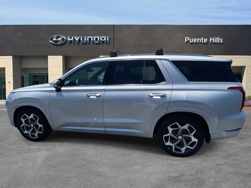 Used 2025 Hyundai Palisade Calligraphy image 3