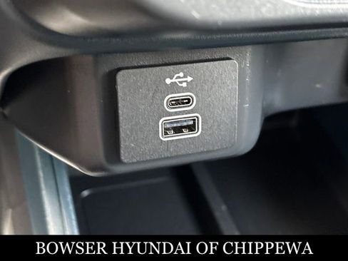 Used 2025 Ford Maverick XL w/ Equipment Group 102A image 18