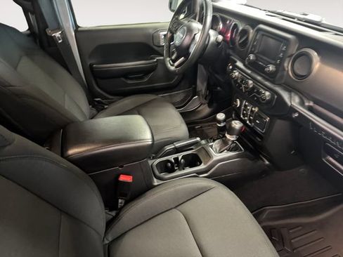 Used 2018 Jeep Wrangler Unlimited Sport S AWD/4WD image 4