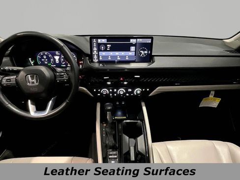 Used 2023 Honda Accord Touring image 7