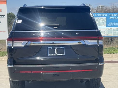 Certified 2023 Lincoln Navigator Reserve image 8