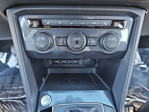 Used 2020 Volkswagen Tiguan SE image 23