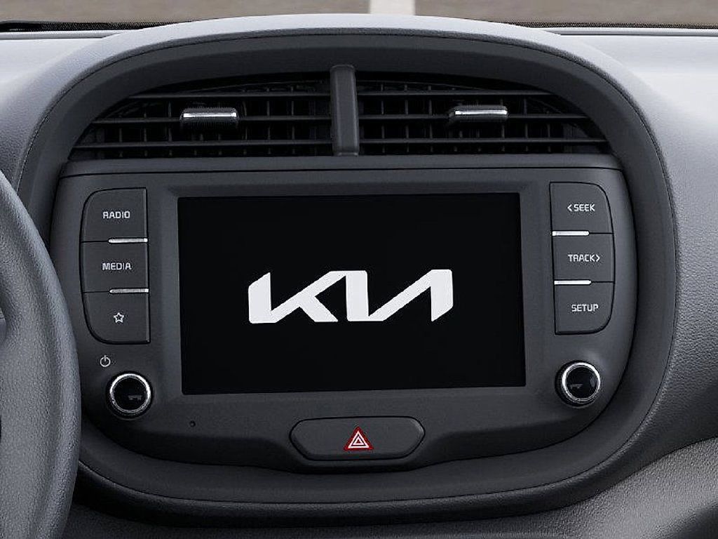 Used 2025 Kia Soul LX w/ LX Technology Package FWD image 20
