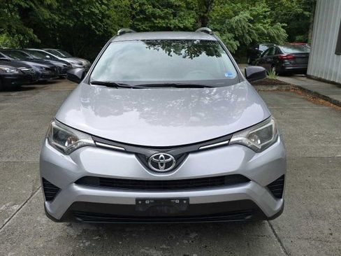 Used 2016 Toyota RAV4 LE AWD/4WD image 8
