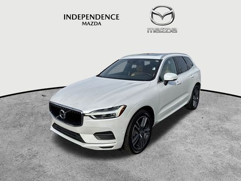 Used 2019 Volvo XC60 T5 Momentum w/ Premium Package image 7