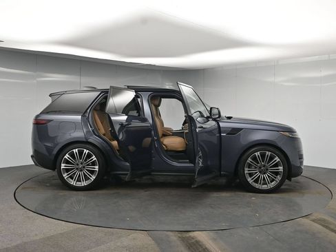Used 2024 Land Rover Range Rover Sport SE AWD/4WD image 56