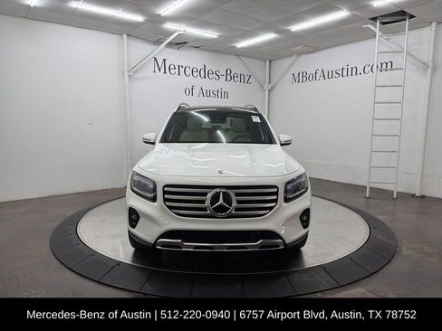 Used 2026 Mercedes-Benz GLB 250 image 2
