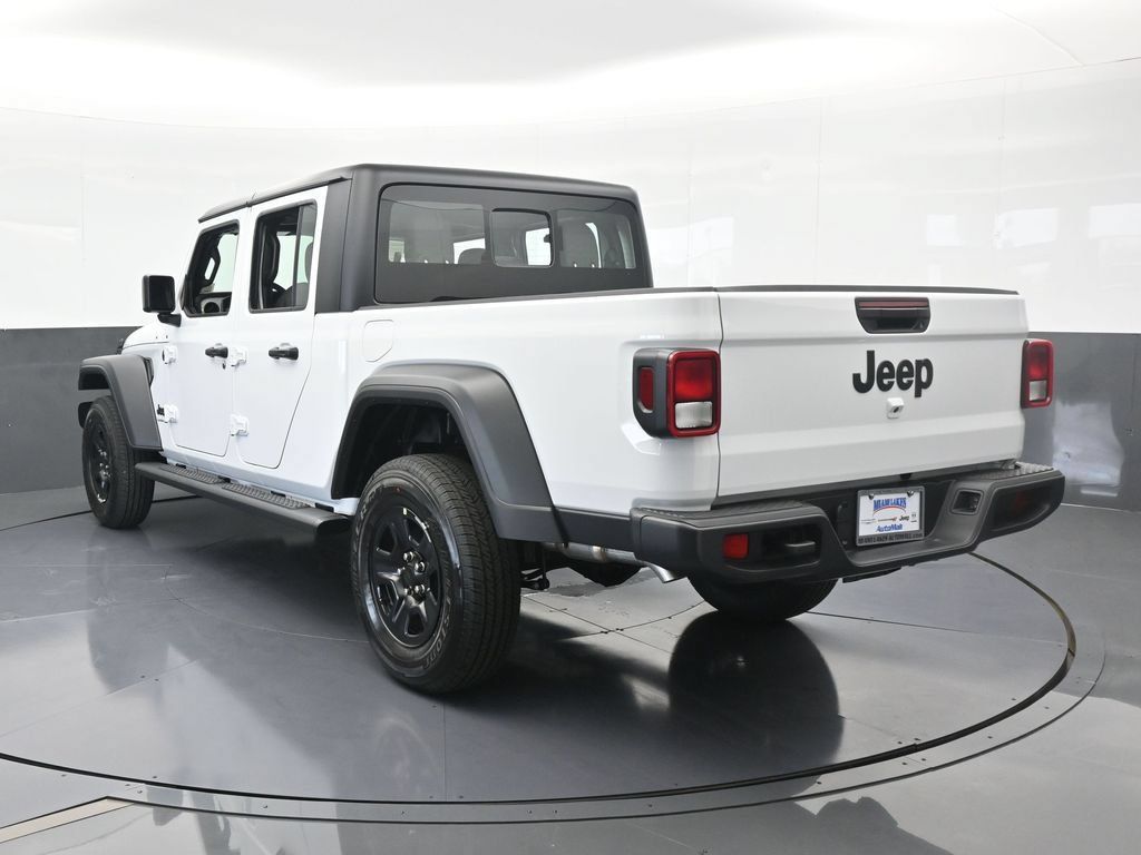 Used 2025 Jeep Gladiator Sport AWD/4WD image 4