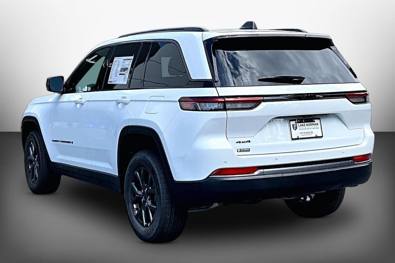 New 2027 Jeep Grand Cherokee Altitude AWD/4WD image 6
