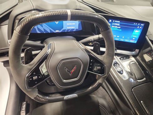 Used 2024 Chevrolet Corvette Z06 RWD image 11