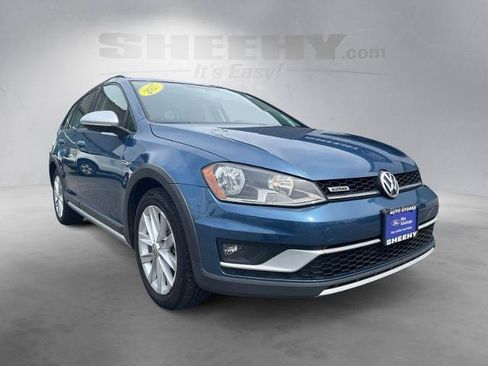 Used 2017 Volkswagen Golf Alltrack S AWD/4WD image 2