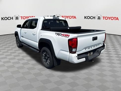 Used 2019 Toyota Tacoma TRD Off-Road w/ TRD Premium Off Road Package AWD/4WD image 6