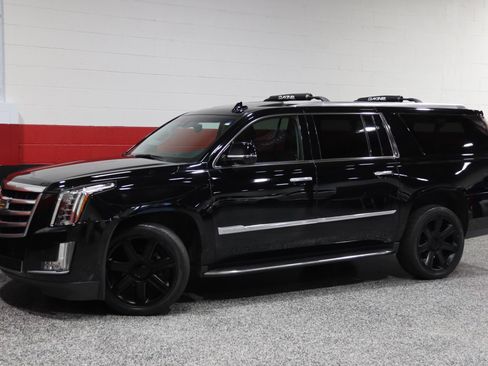 Used 2016 Cadillac Escalade ESV Luxury image 17