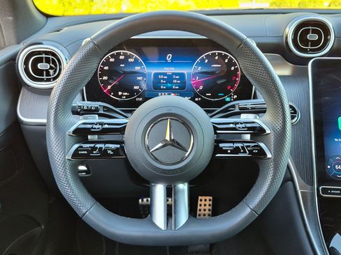 Used 2025 Mercedes-Benz GLC 300 4MATIC image 14