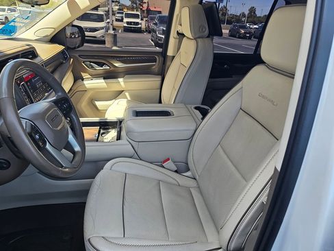 Used 2021 GMC Yukon Denali w/ Denali Premium Package AWD/4WD image 25