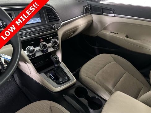 Used 2019 Hyundai Elantra SE image 36