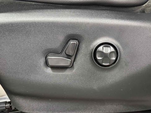 Used 2017 Chrysler Pacifica Touring-L image 24