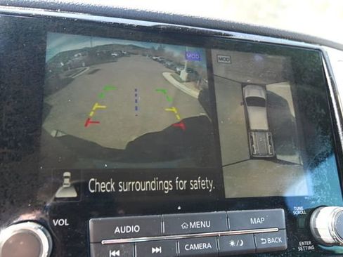 Used 2021 Nissan Titan SL image 13