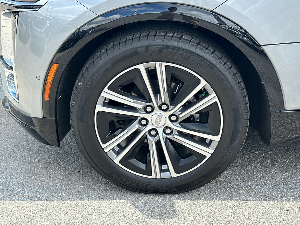 Used 2025 Cadillac Lyriq Luxury AWD/4WD image 11