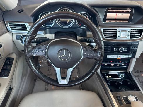 Used 2015 Mercedes-Benz E 250 BlueTEC 4MATIC Sedan image 31