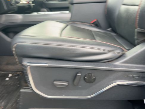 Used 2023 Ford F450 Lariat image 19