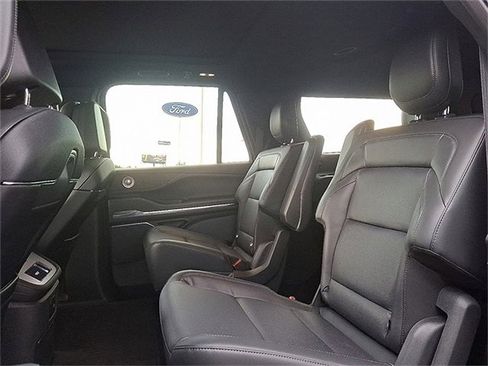 New 2025 Lincoln Navigator L Reserve w/ Jet Appearance Package image 6