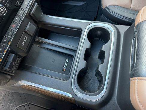 Used 2021 Chevrolet Silverado 1500 High Country w/ Technology Package image 30